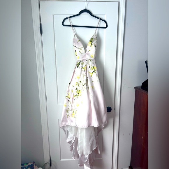NWT- David’s bridal- Light pink dress with yellow/white flowers - Picture 7 of 10